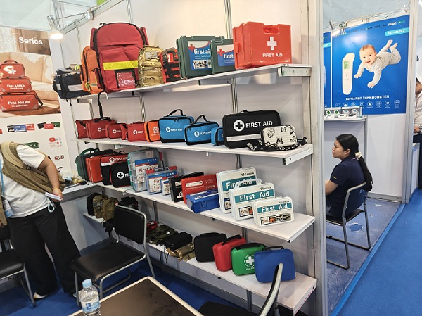 तत्काल रिहाई के लिए रेडीगार्ड सॉल्यूशंस की आवश्यक 72-घंटे की आपातकालीन किट के साथ तैयार रहें।